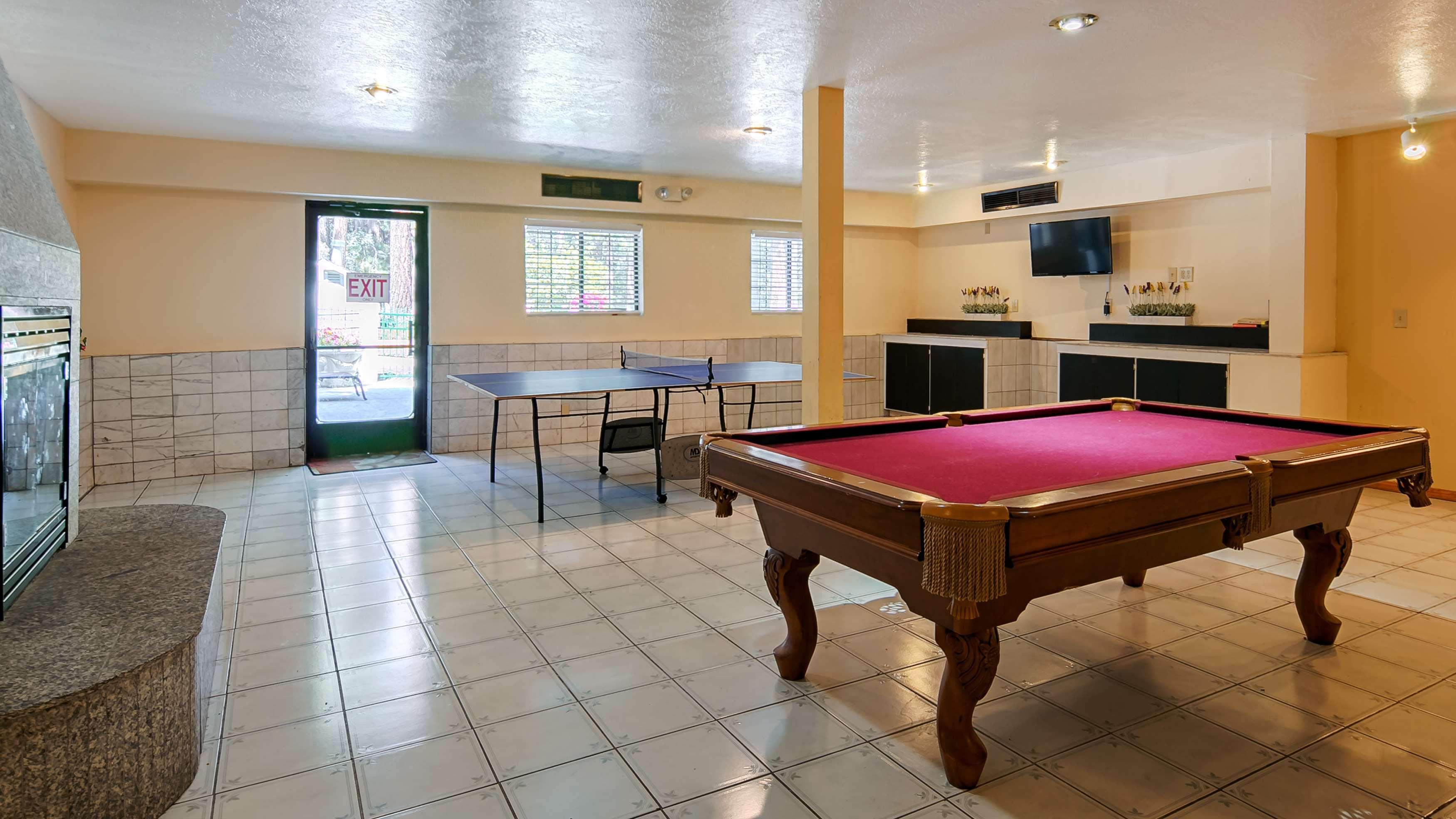 Chateau Big Bear Boutique Hotel, Bw Signature Collection 4*